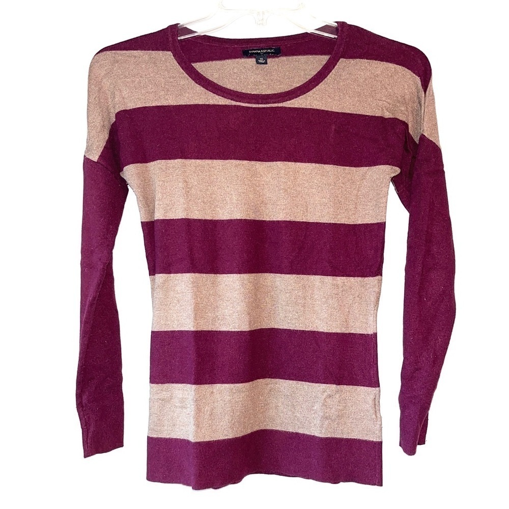 🏷️ 2/$20 Banana Republic Rounded Neck Stripe Dolman Sweater